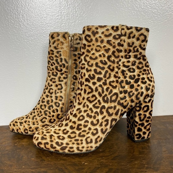 Steve Madden “Pixie” leather calf hair leopard print booties - Picture 2 of 11